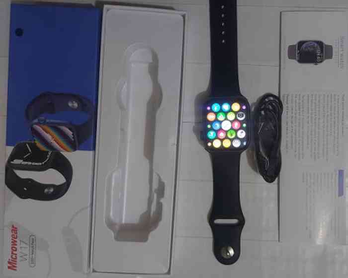 Microwear W17 Smartwatch With 1.9-inch Full Display